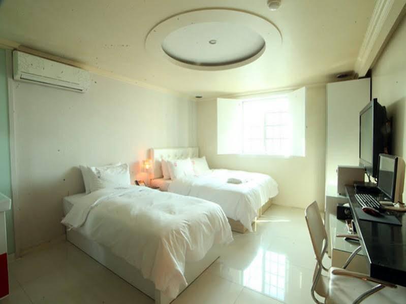 Merdi Hotel Suwon Eksteriør bilde